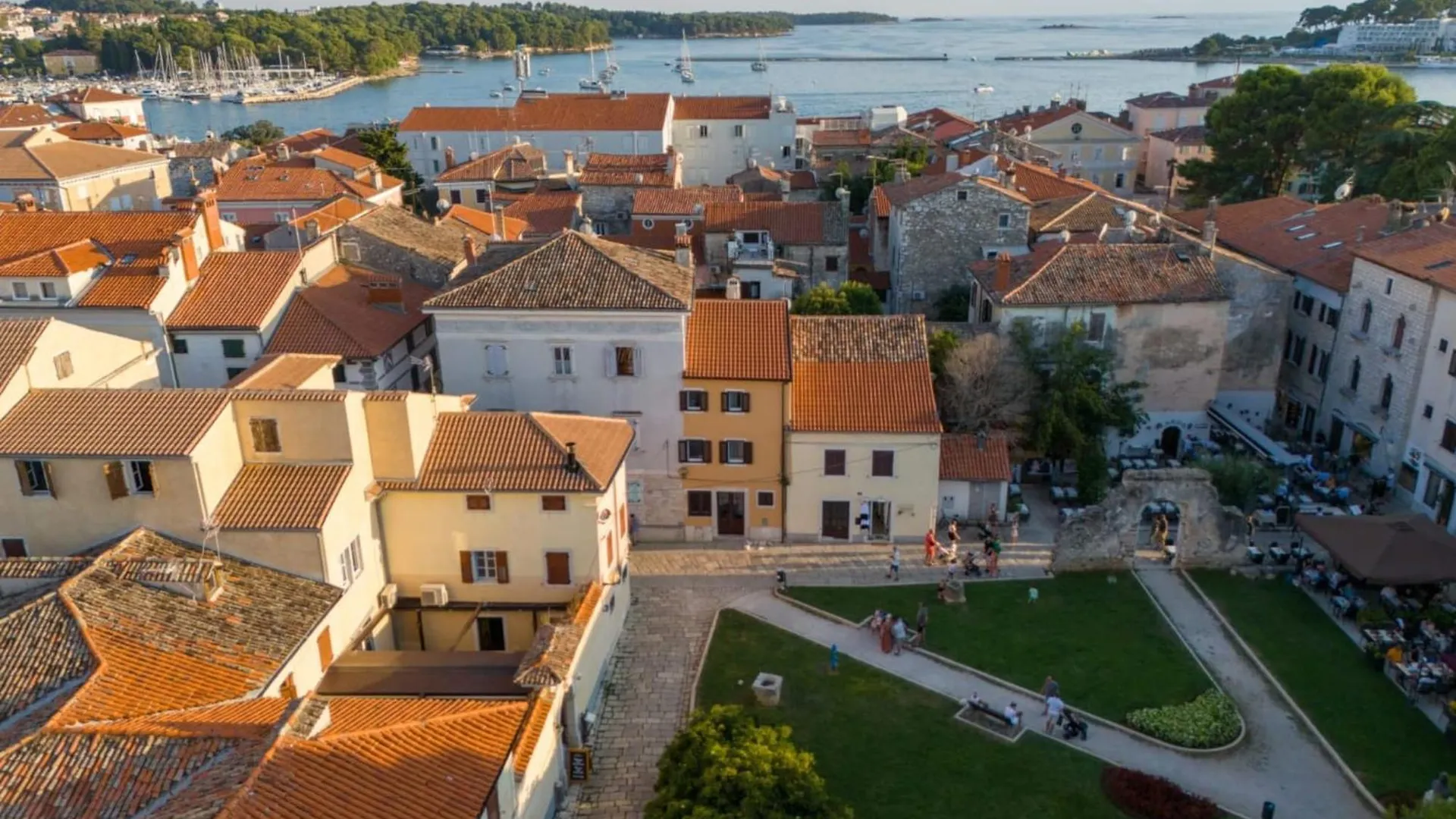 Apartment In Porec Near Old Town Beach