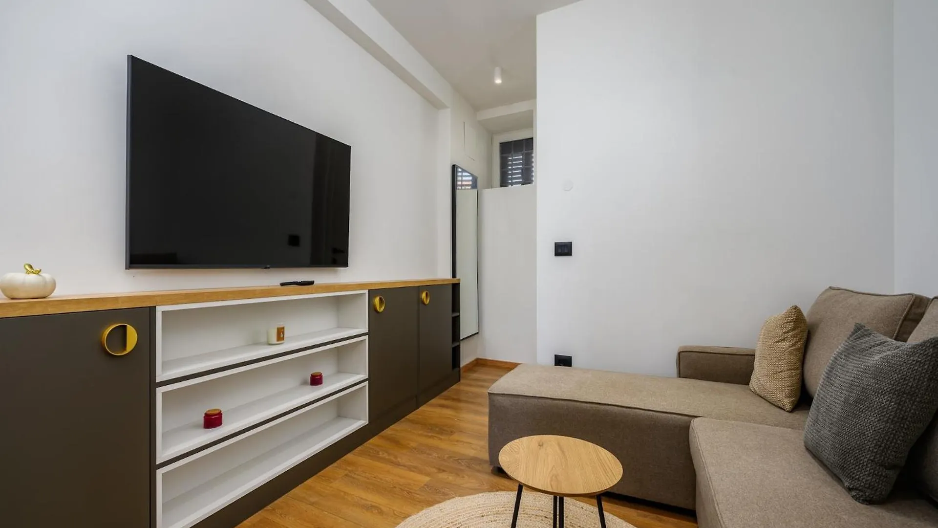 Apartment In Porec Near Old Town Beach